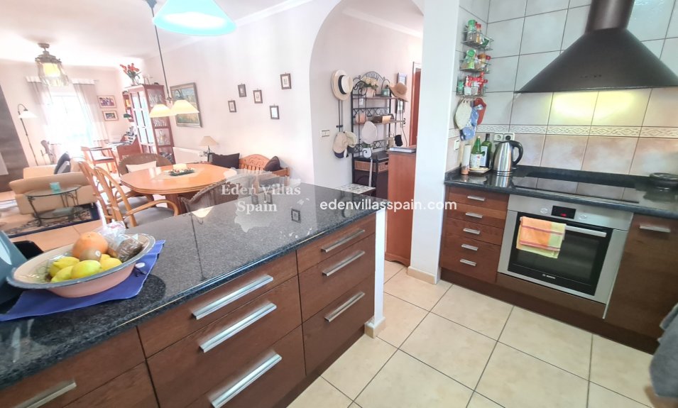 Immobilien Zweiter Hand - Villa an der Küste - La Marina