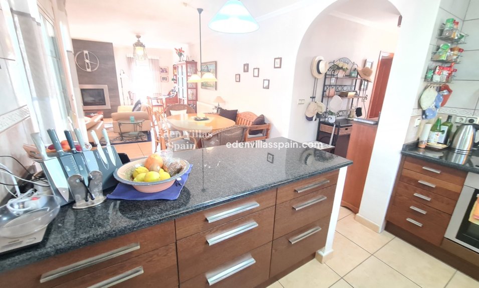 Immobilien Zweiter Hand - Villa an der Küste - La Marina