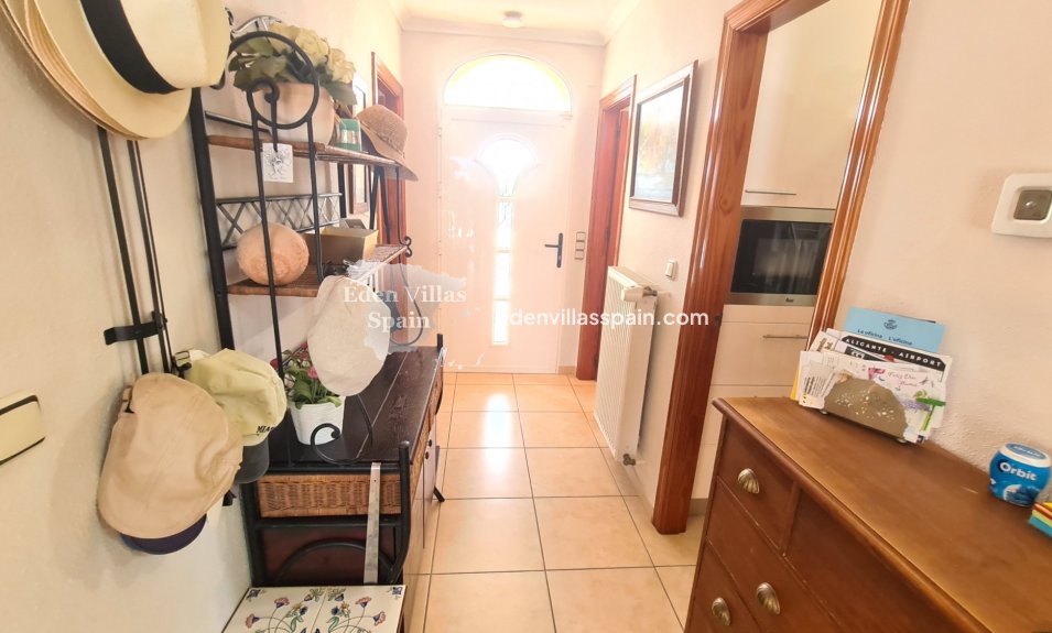 Immobilien Zweiter Hand - Villa an der Küste - La Marina