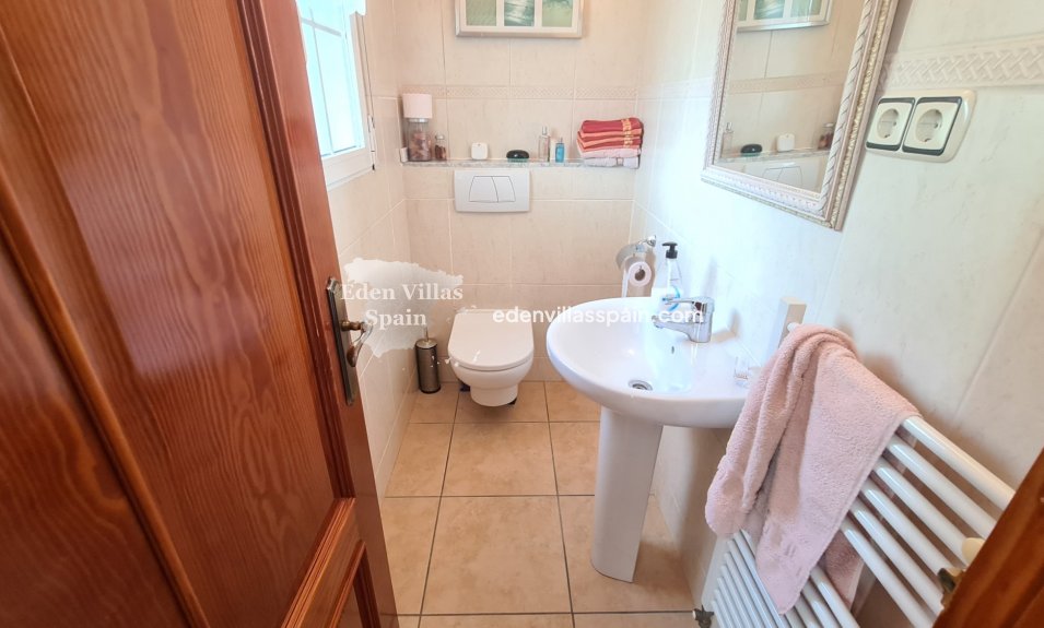 Immobilien Zweiter Hand - Villa an der Küste - La Marina