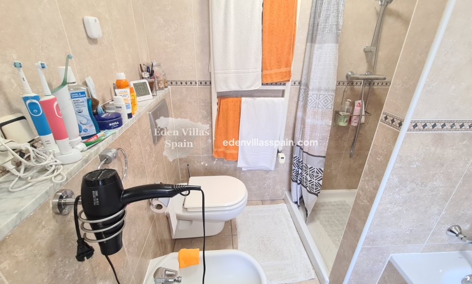 Immobilien Zweiter Hand - Villa an der Küste - La Marina