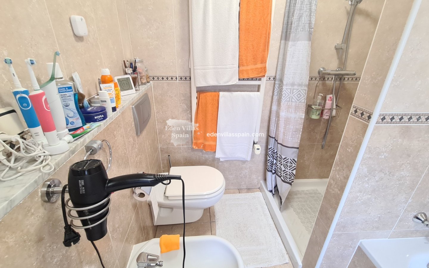 Immobilien Zweiter Hand - Villa an der Küste - La Marina