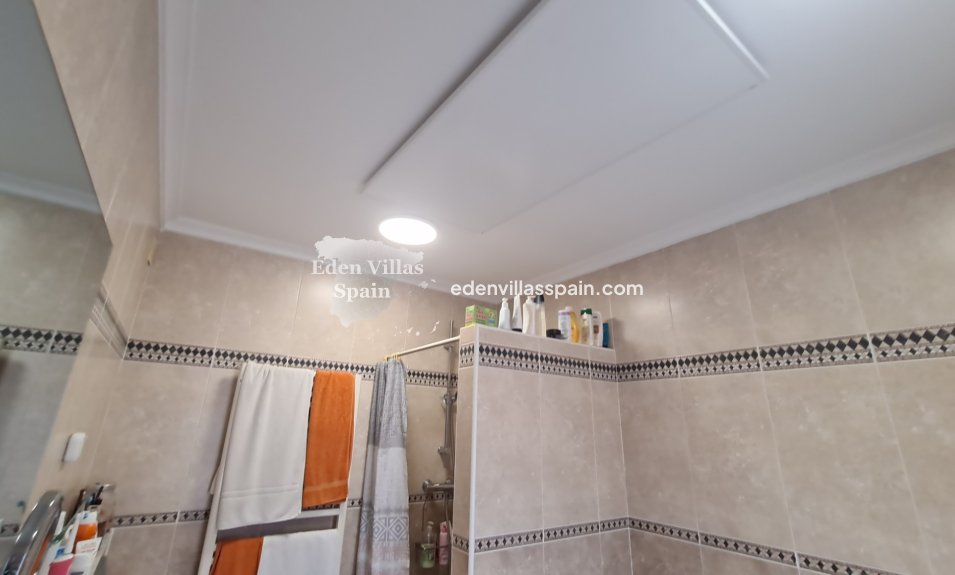 Immobilien Zweiter Hand - Villa an der Küste - La Marina