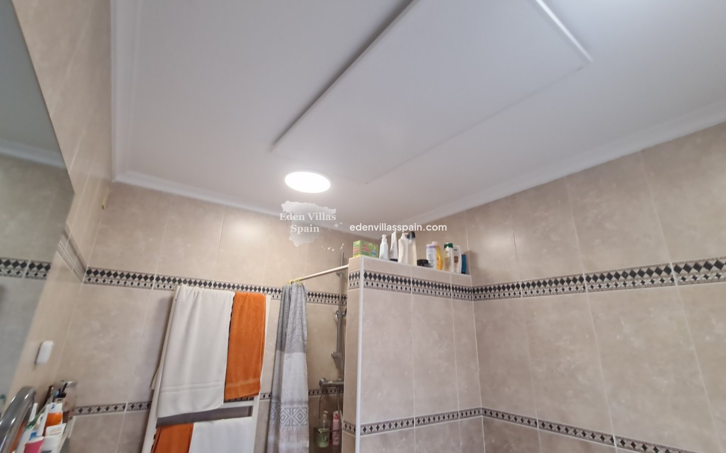 Immobilien Zweiter Hand - Villa an der Küste - La Marina