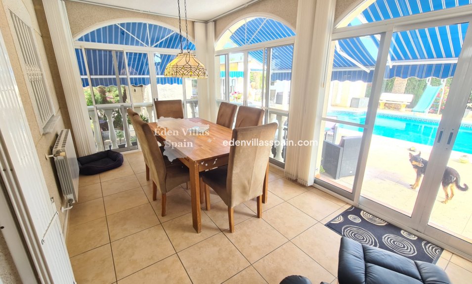 Immobilien Zweiter Hand - Villa an der Küste - La Marina