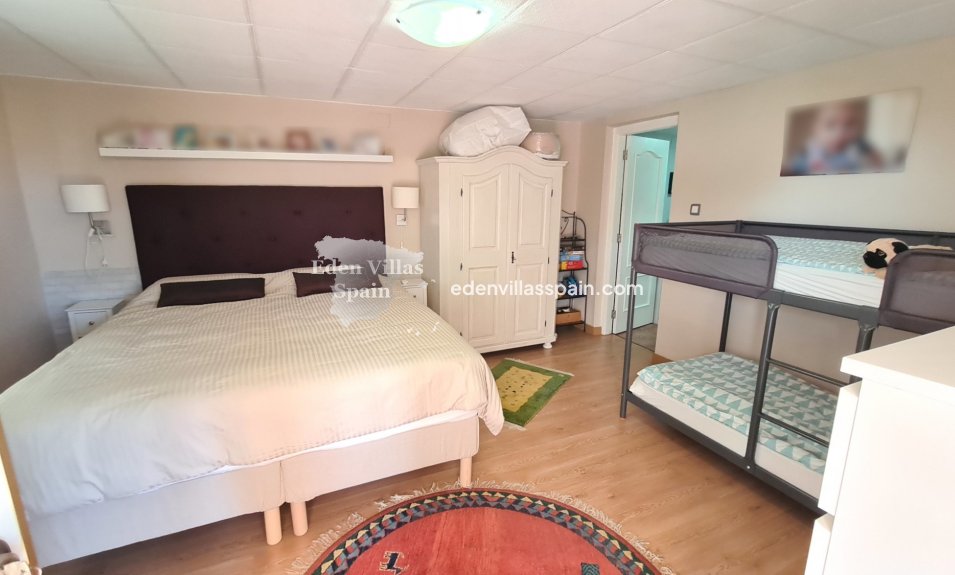 Immobilien Zweiter Hand - Villa an der Küste - La Marina