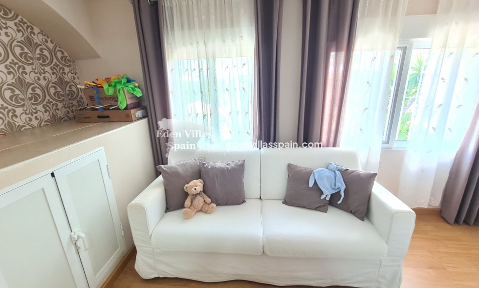 Immobilien Zweiter Hand - Villa an der Küste - La Marina