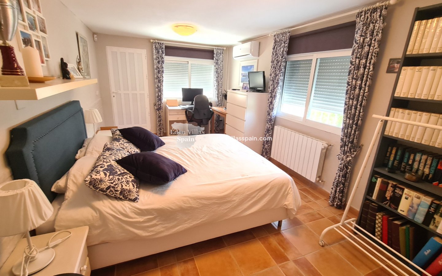 Immobilien Zweiter Hand - Villa an der Küste - La Marina