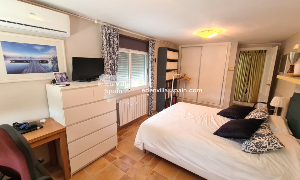 Immobilien Zweiter Hand - Villa an der Küste - La Marina