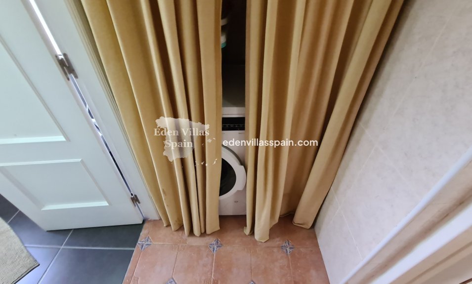 Immobilien Zweiter Hand - Villa an der Küste - La Marina