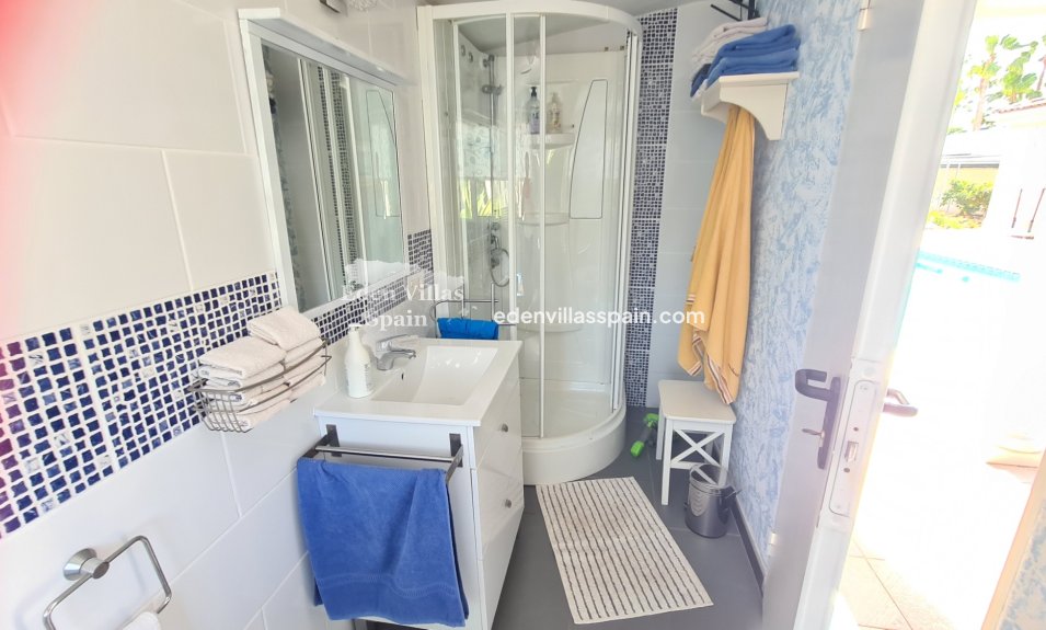 Immobilien Zweiter Hand - Villa an der Küste - La Marina