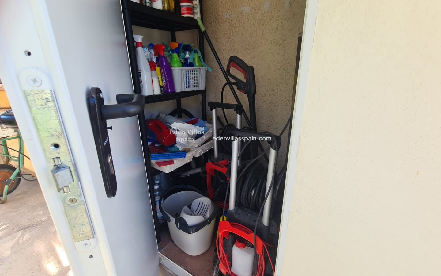 Immobilien Zweiter Hand - Villa an der Küste - La Marina