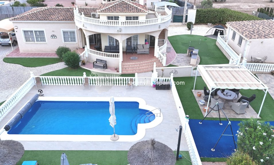 Immobilien Zweiter Hand - Villa an der Küste - La Marina