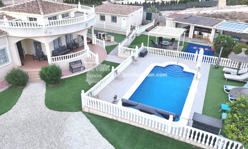 Immobilien Zweiter Hand - Villa an der Küste - La Marina