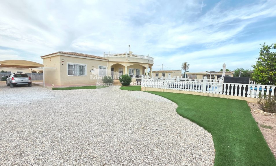 Immobilien Zweiter Hand - Villa an der Küste - La Marina