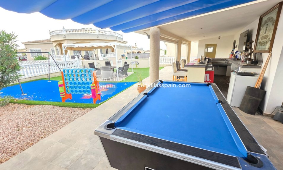 Immobilien Zweiter Hand - Villa an der Küste - La Marina