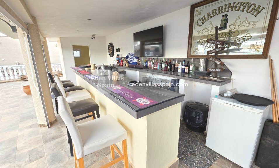 Immobilien Zweiter Hand - Villa an der Küste - La Marina