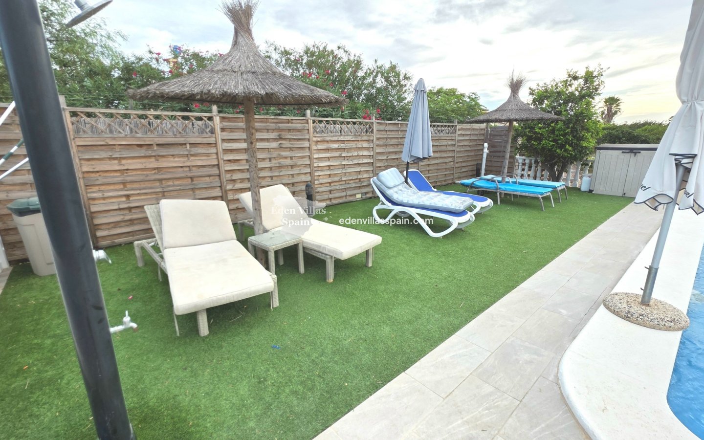 Immobilien Zweiter Hand - Villa an der Küste - La Marina