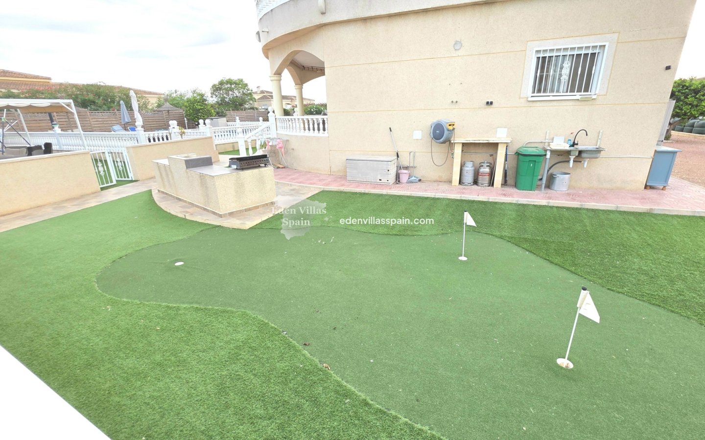 Immobilien Zweiter Hand - Villa an der Küste - La Marina