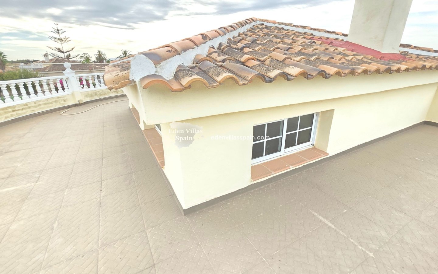 Immobilien Zweiter Hand - Villa an der Küste - La Marina