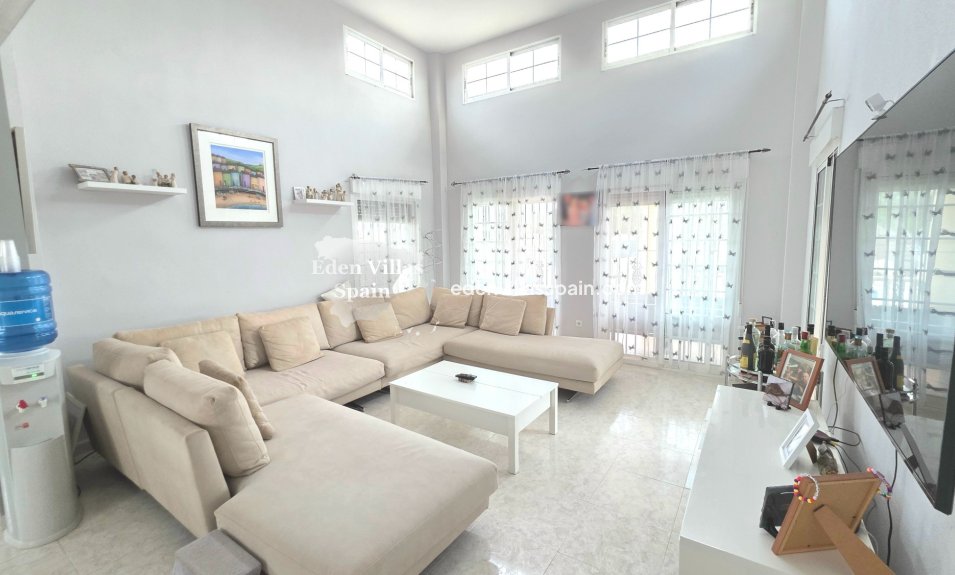 Immobilien Zweiter Hand - Villa an der Küste - La Marina