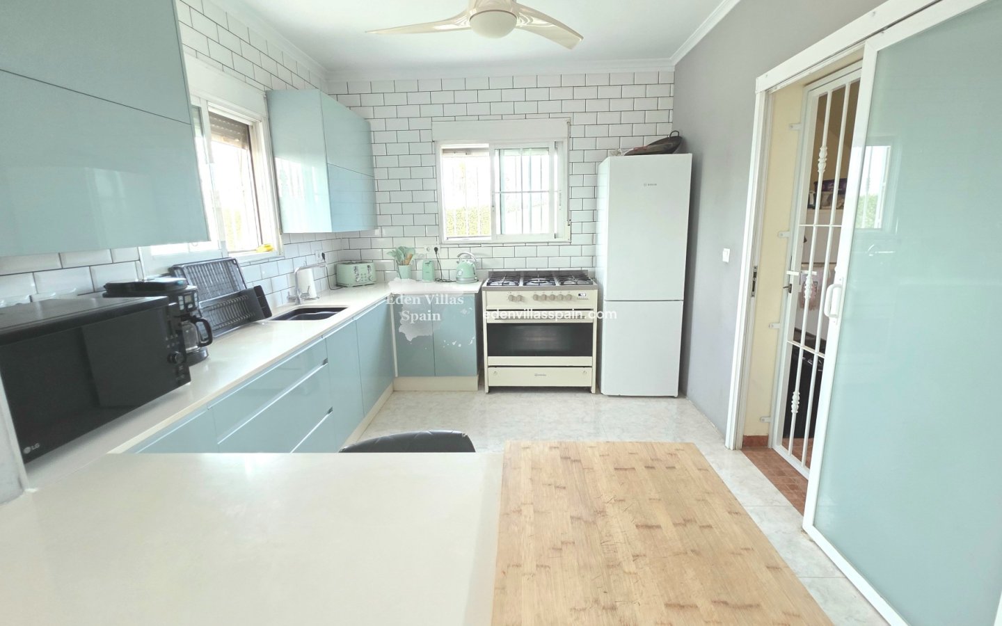 Immobilien Zweiter Hand - Villa an der Küste - La Marina