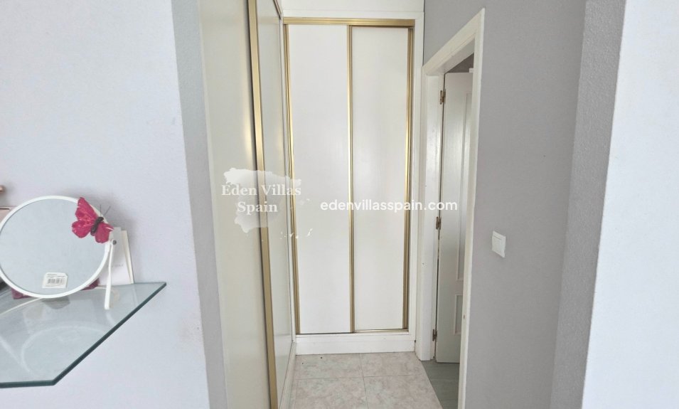 Immobilien Zweiter Hand - Villa an der Küste - La Marina