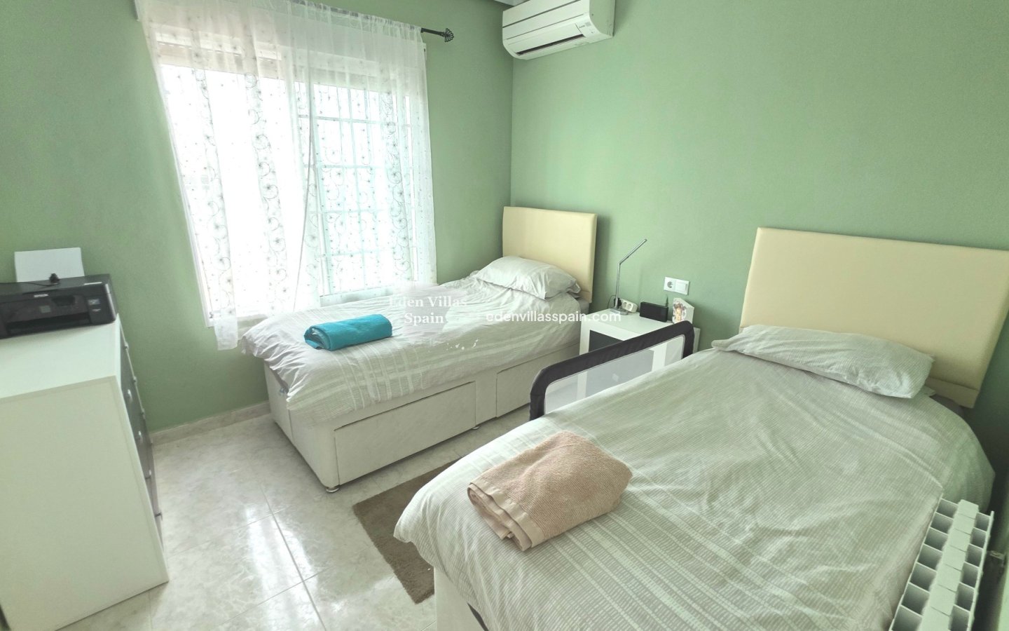 Immobilien Zweiter Hand - Villa an der Küste - La Marina