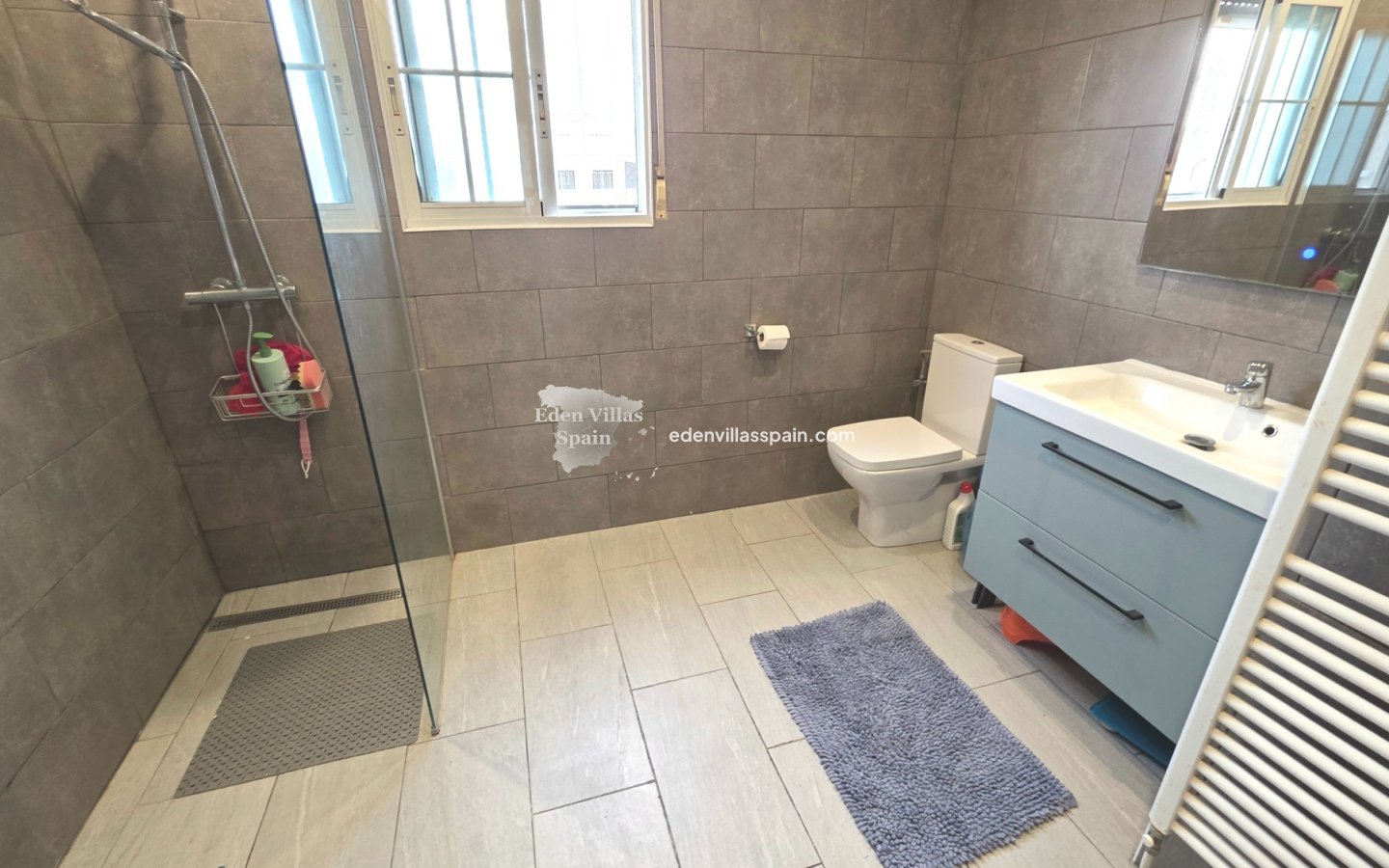 Immobilien Zweiter Hand - Villa an der Küste - La Marina