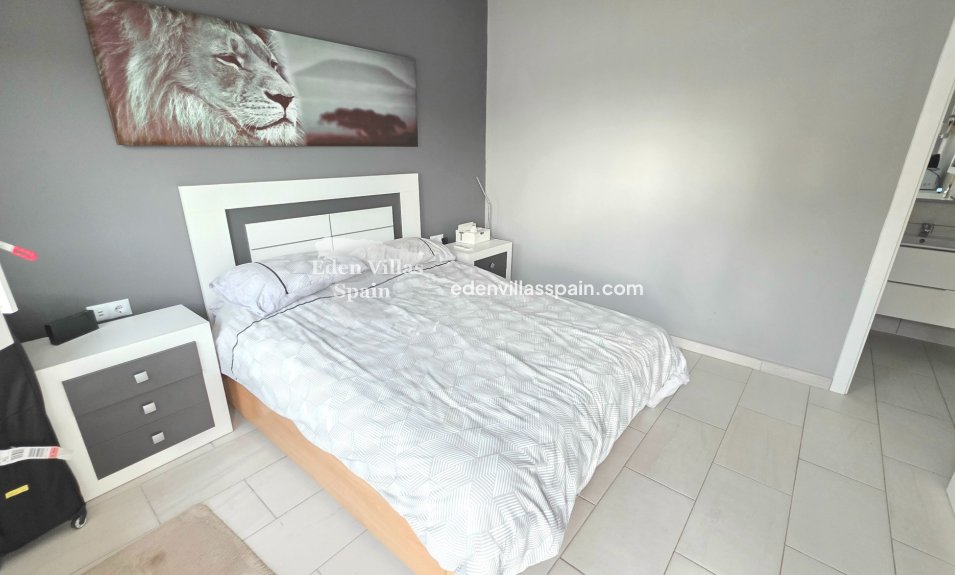 Immobilien Zweiter Hand - Villa an der Küste - La Marina