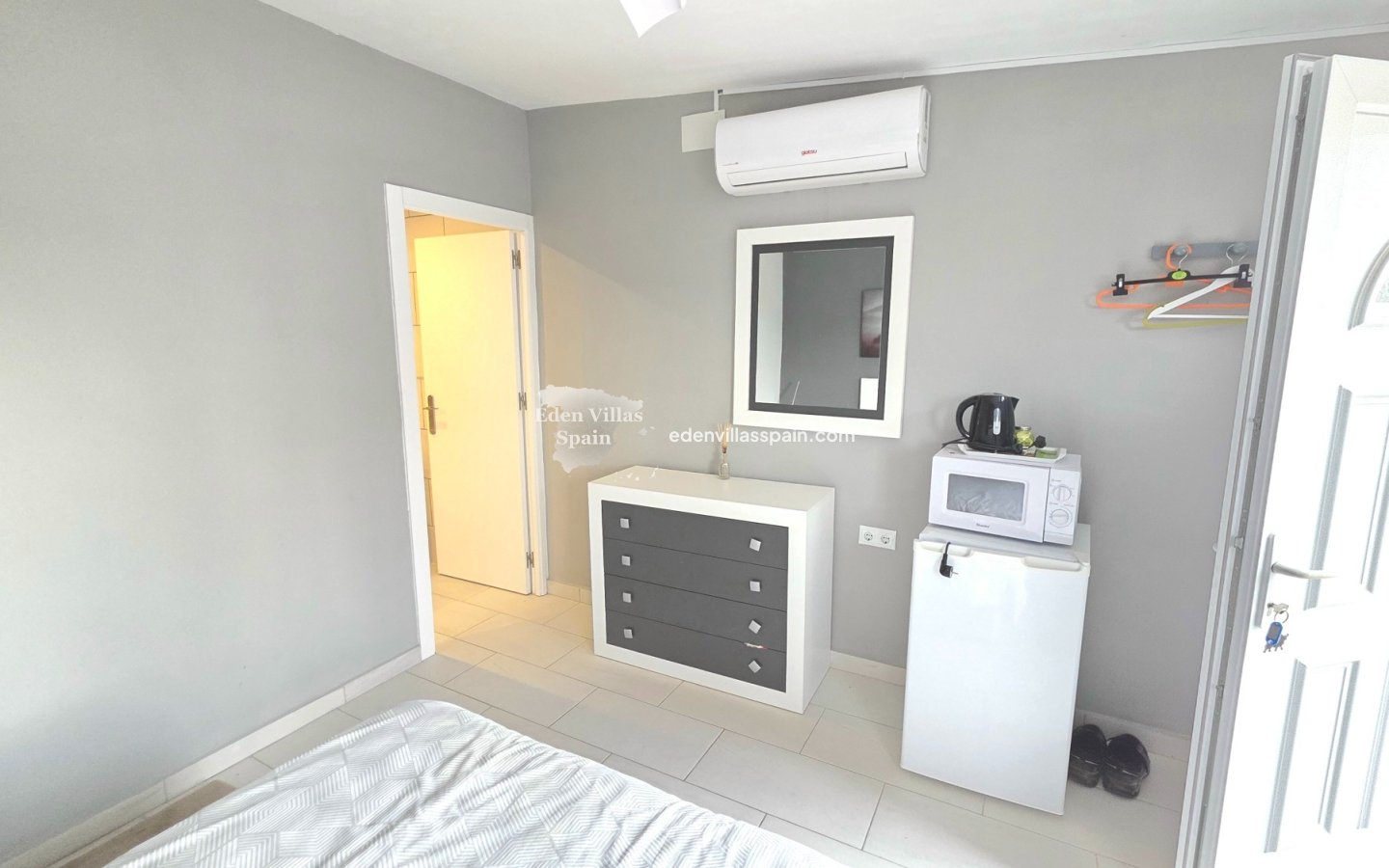 Immobilien Zweiter Hand - Villa an der Küste - La Marina