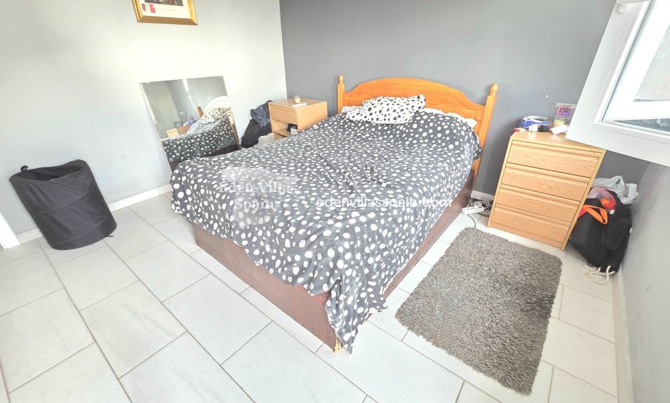 Immobilien Zweiter Hand - Villa an der Küste - La Marina