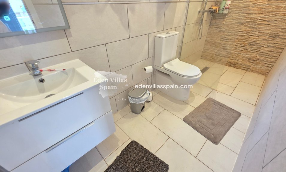 Immobilien Zweiter Hand - Villa an der Küste - La Marina