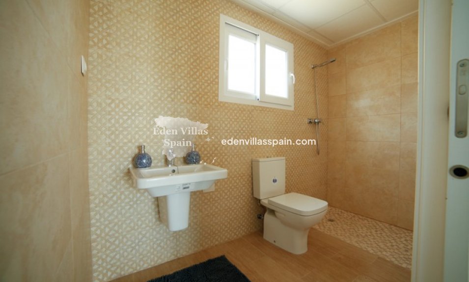 Neubau - Brandneue Villa - Santa Pola