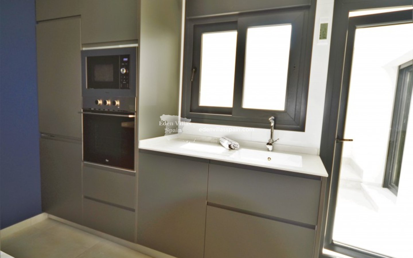 Neubau - Reiheneinfamilienhaus - Daya Nueva