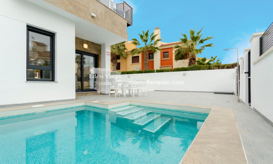 Neubau - Urbanisierung freistehende Villa - Torrevieja