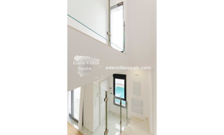 Neubau - Urbanisierung freistehende Villa - Torrevieja