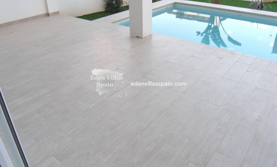 Neubau - Villa an der Küste - Santa Pola