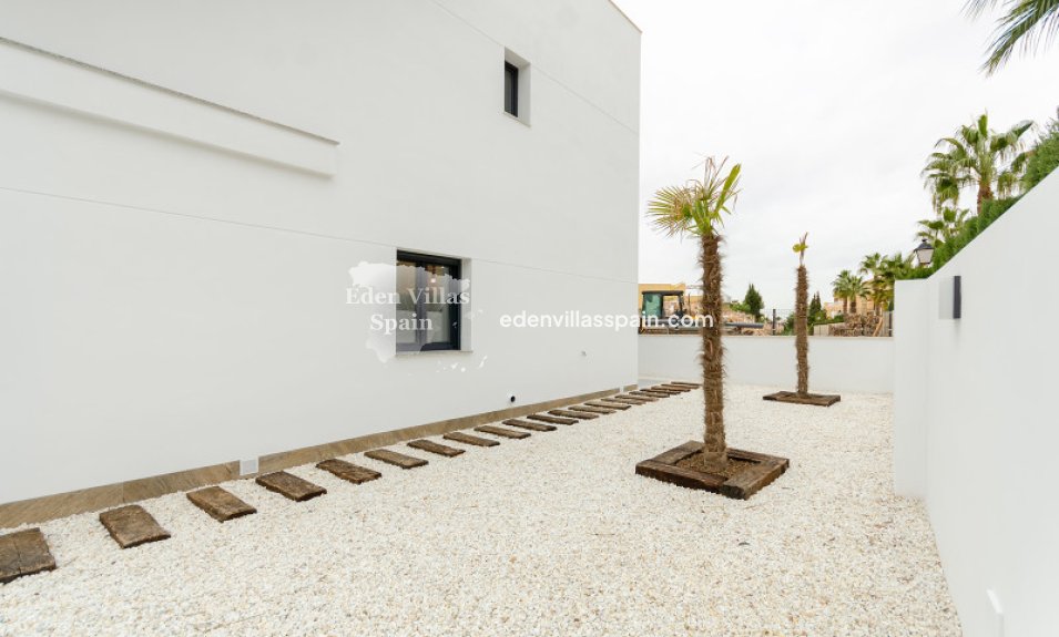 Obra Nueva - Chalet independiente - Torrevieja
