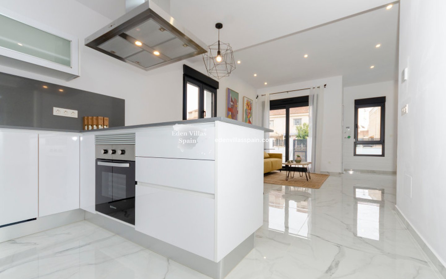 Obra Nueva - Chalet independiente - Torrevieja