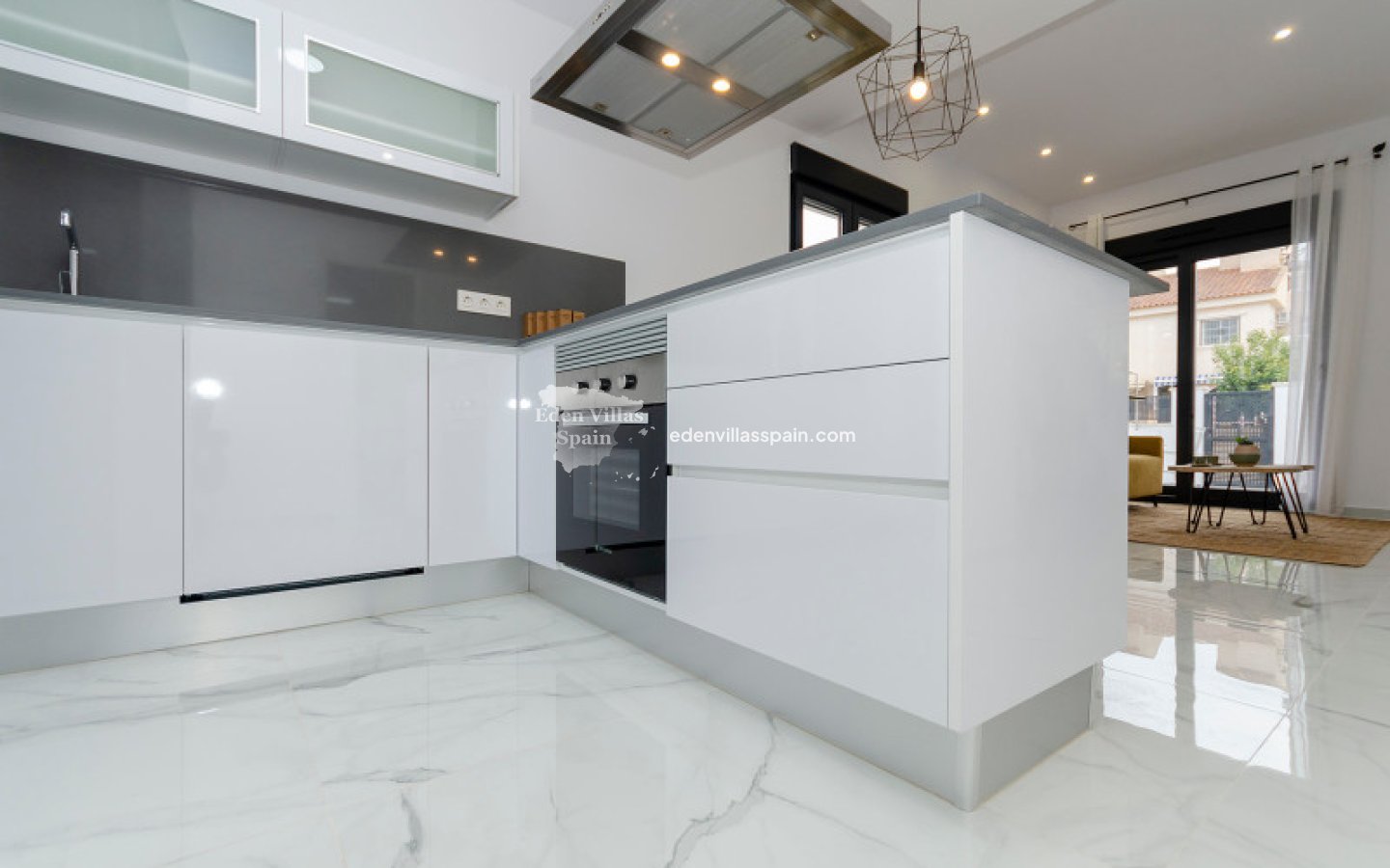 Obra Nueva - Chalet independiente - Torrevieja