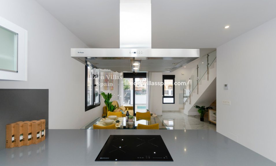 Obra Nueva - Chalet independiente - Torrevieja