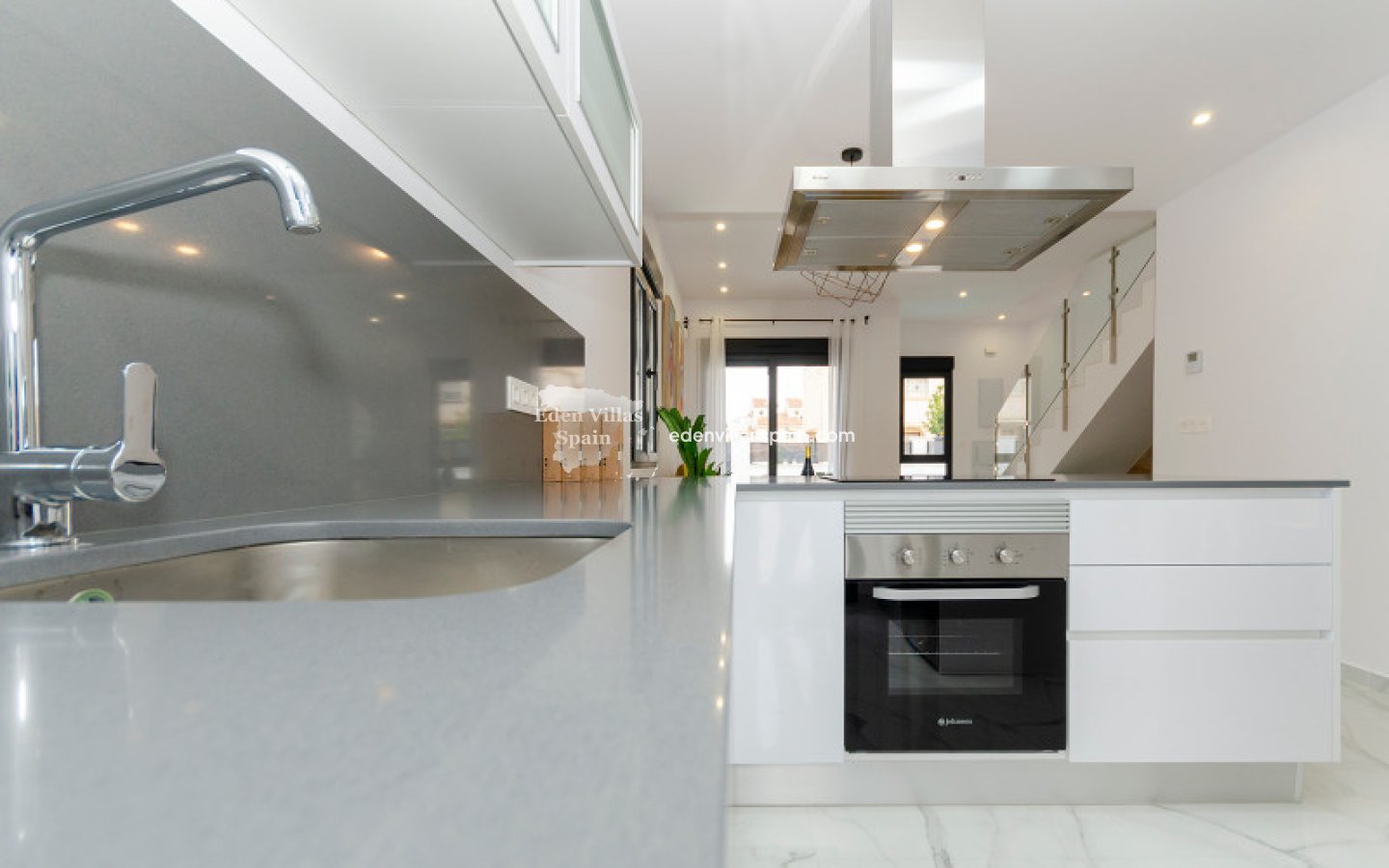 Obra Nueva - Chalet independiente - Torrevieja