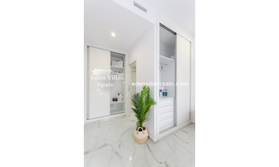 Obra Nueva - Chalet independiente - Torrevieja