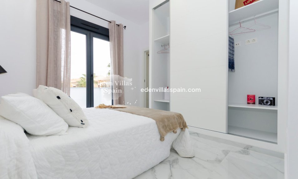 Obra Nueva - Chalet independiente - Torrevieja