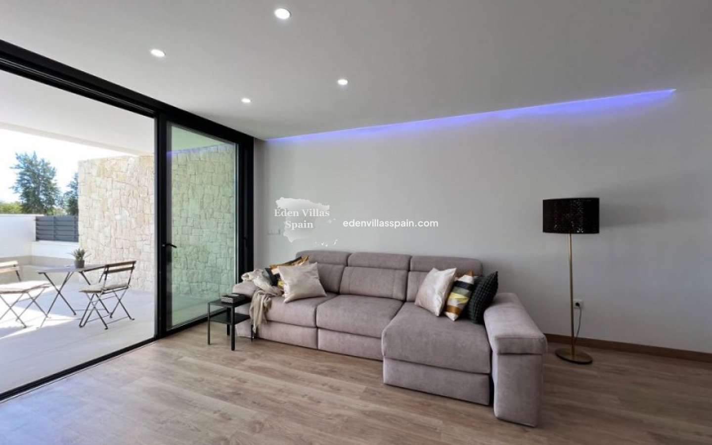 Obra Nueva - Villa a estrenar - Dolores