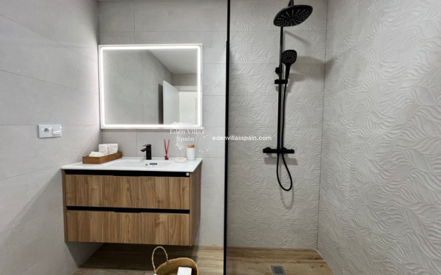 Obra Nueva - Villa a estrenar - Dolores