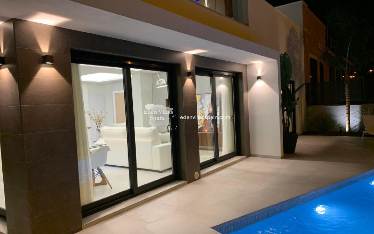 Obra Nueva - Villa a estrenar - La Marina