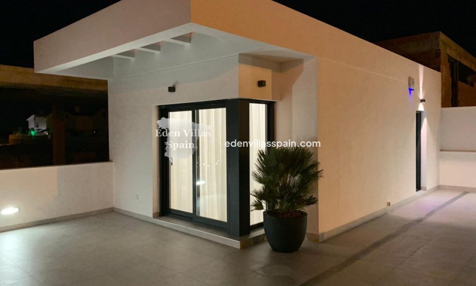 Obra Nueva - Villa a estrenar - La Marina