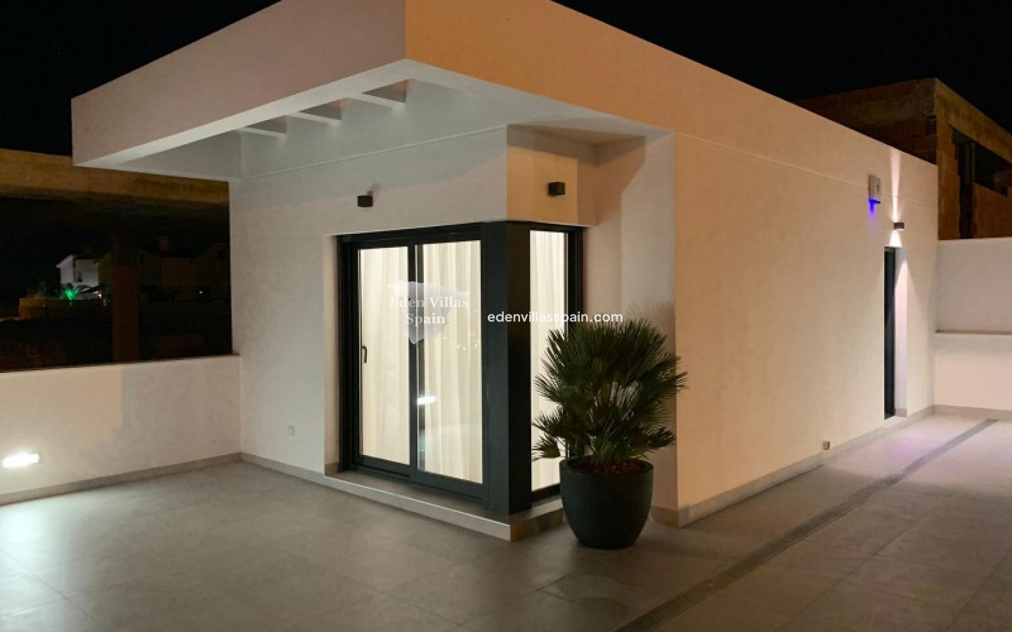 Obra Nueva - Villa a estrenar - La Marina